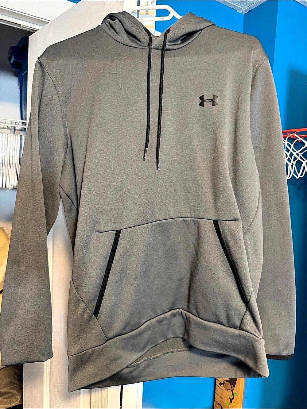 Under Armour Men's Hoodie Gray Medium Like New